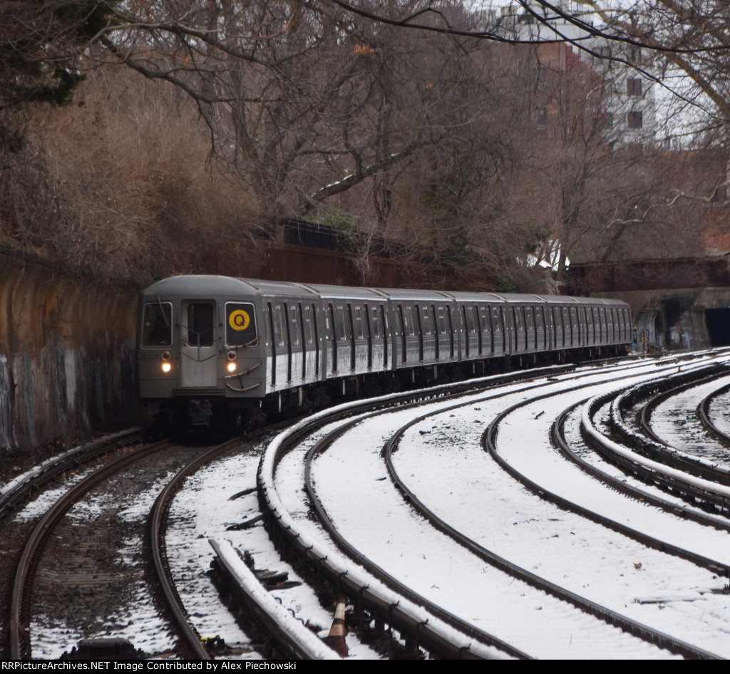 R68 Q train 